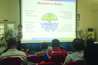 19-RU3-Seminar Information Security Awereness Based On ISO 27001 Di RU III