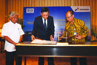 20-Pertamina Dan Wika Ttd Kontrak Site Development Dan Jetty Construction