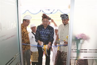 16- TUGU MANDIRI Pemotongan Pita Peresmian Kantor Keagenan TM Di Bali